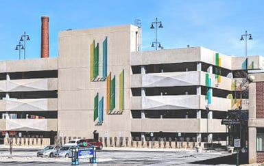 A photo of the Children's Mercy Don Chisholm parking garage in Kansas City, Missouri